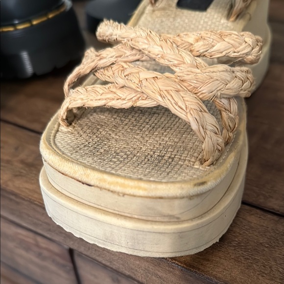 Vintage Rare l.e.i  Braided Platform Sandals - Beige